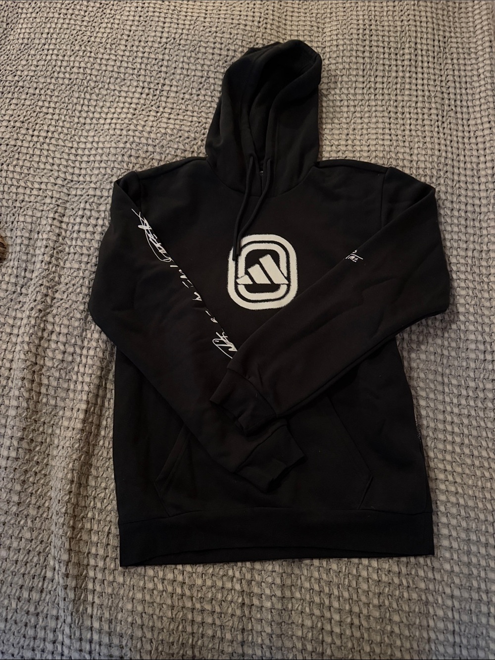 Men's Black Graphic Pullover Hoodie DON’T BE A FAN